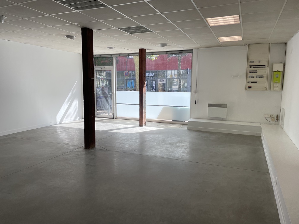 ILE DE NANTES – Local d’activité / commercial en RDC 437 m²